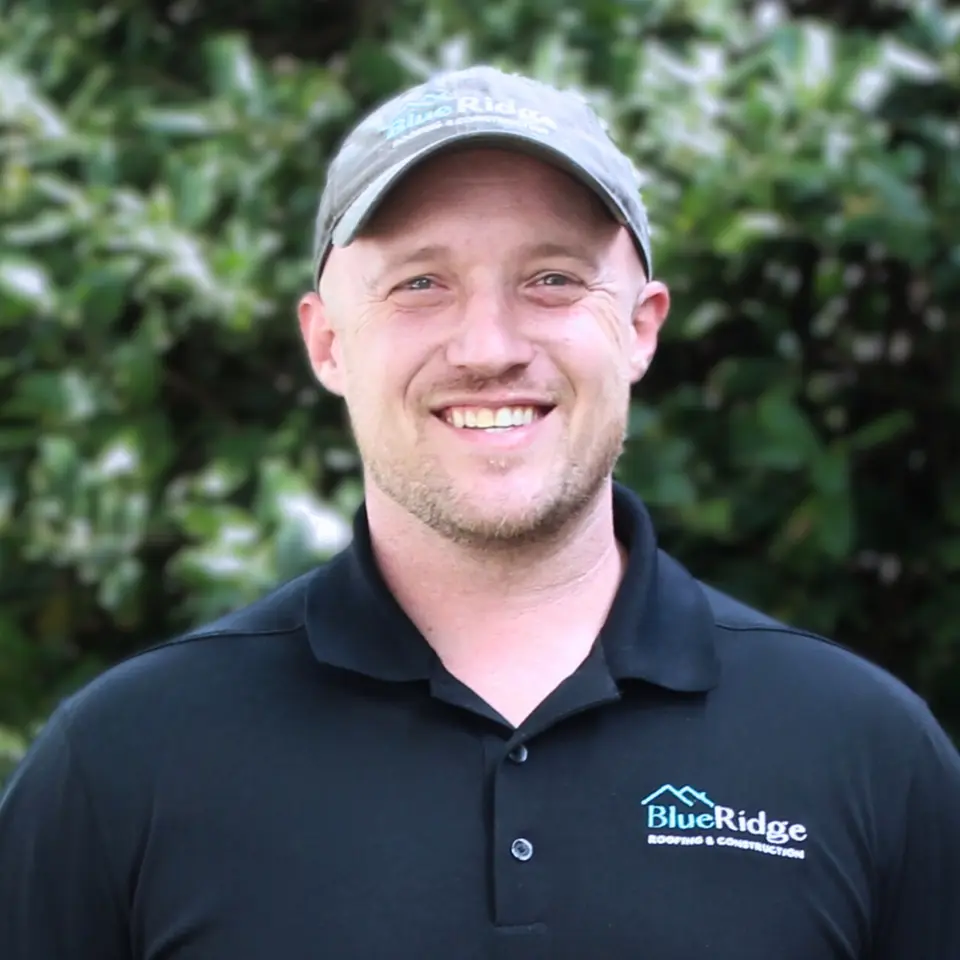 BlueRidge Roofing team member