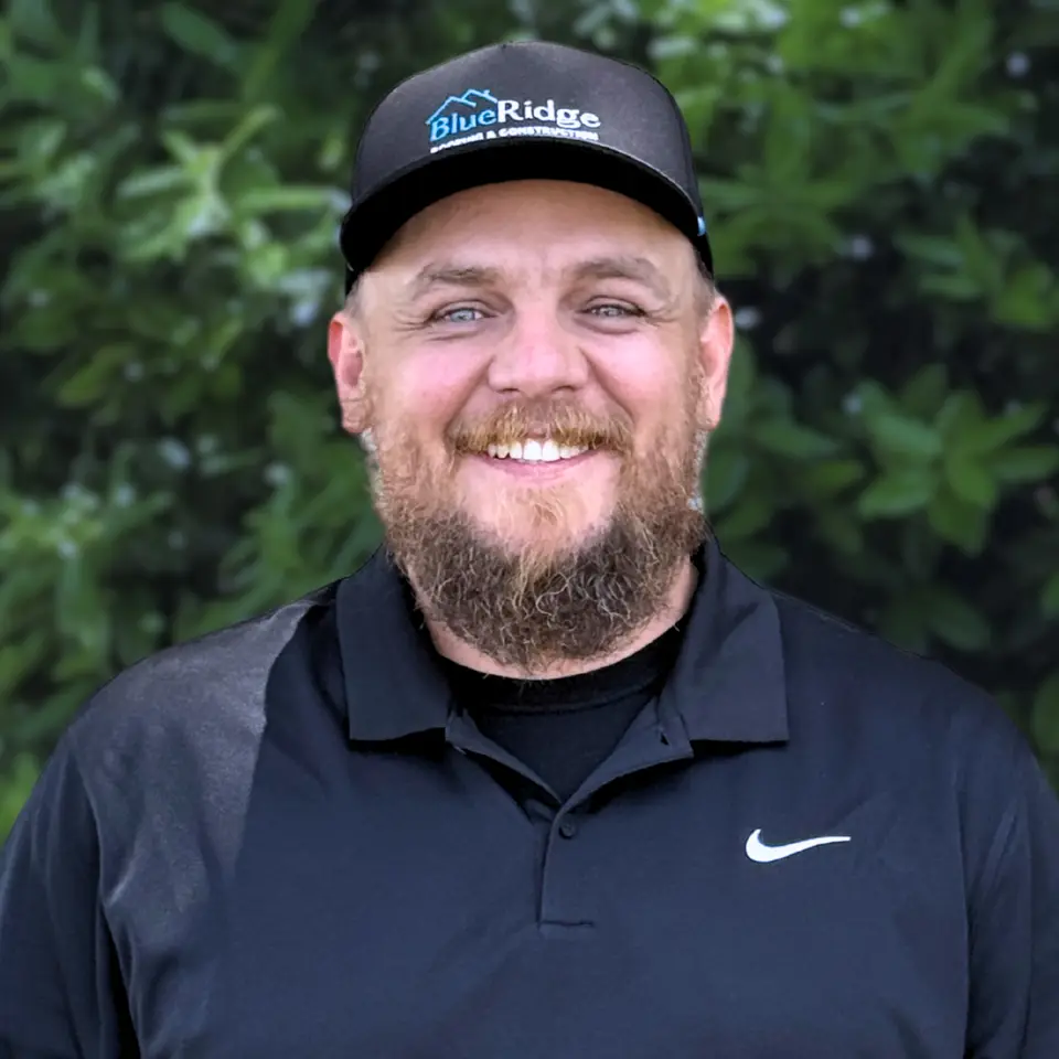 BlueRidge Roofing team member